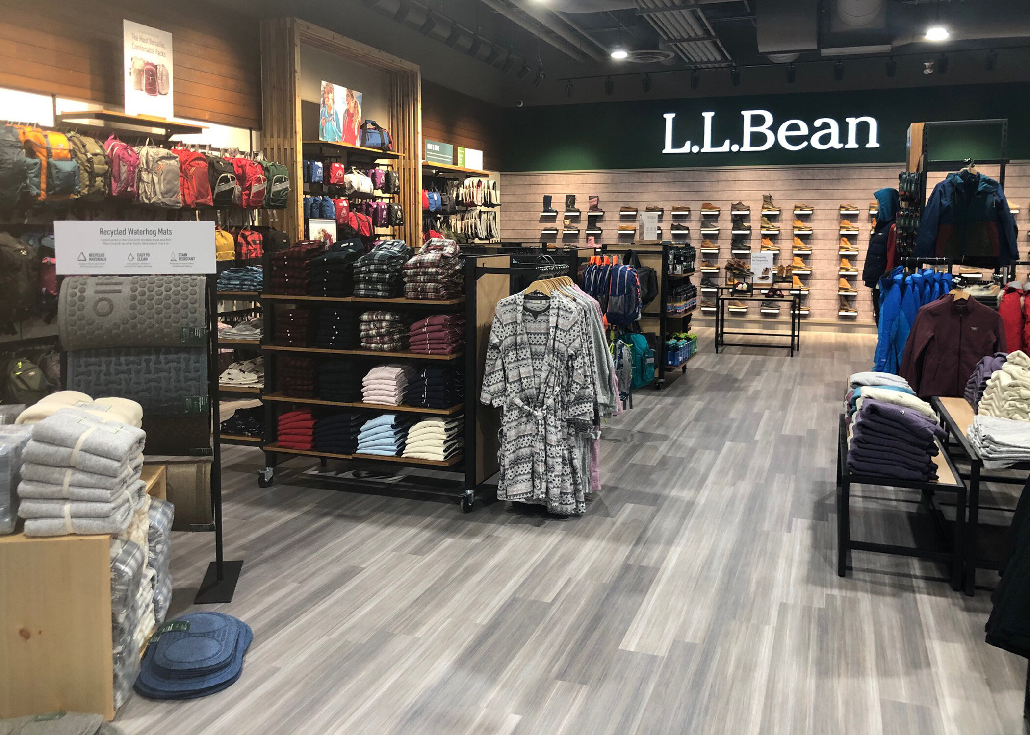 L.L.Bean_Don_Mills.6.jpg