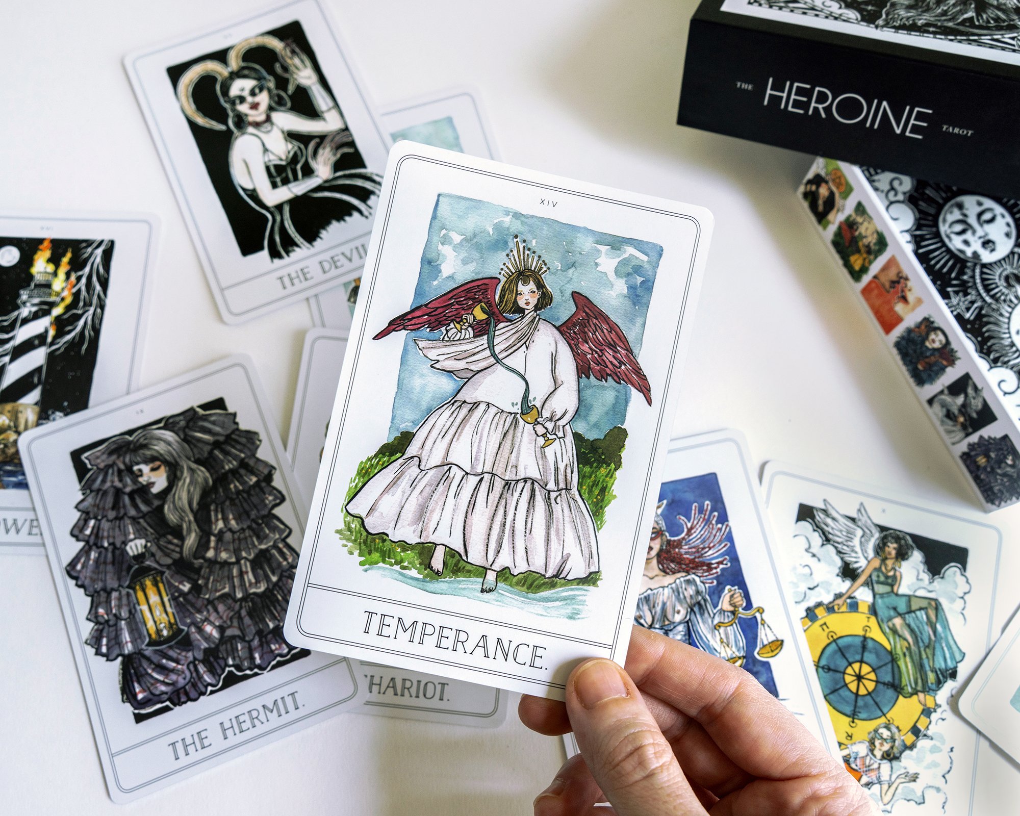 HeroineTarot_02.jpg