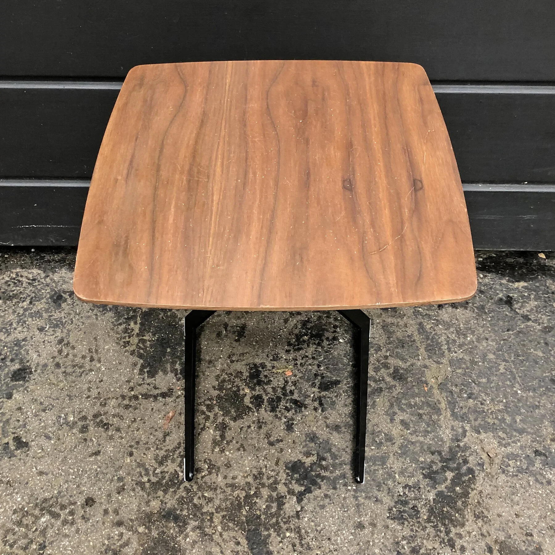 Walnut_Side_Table_06.jpg