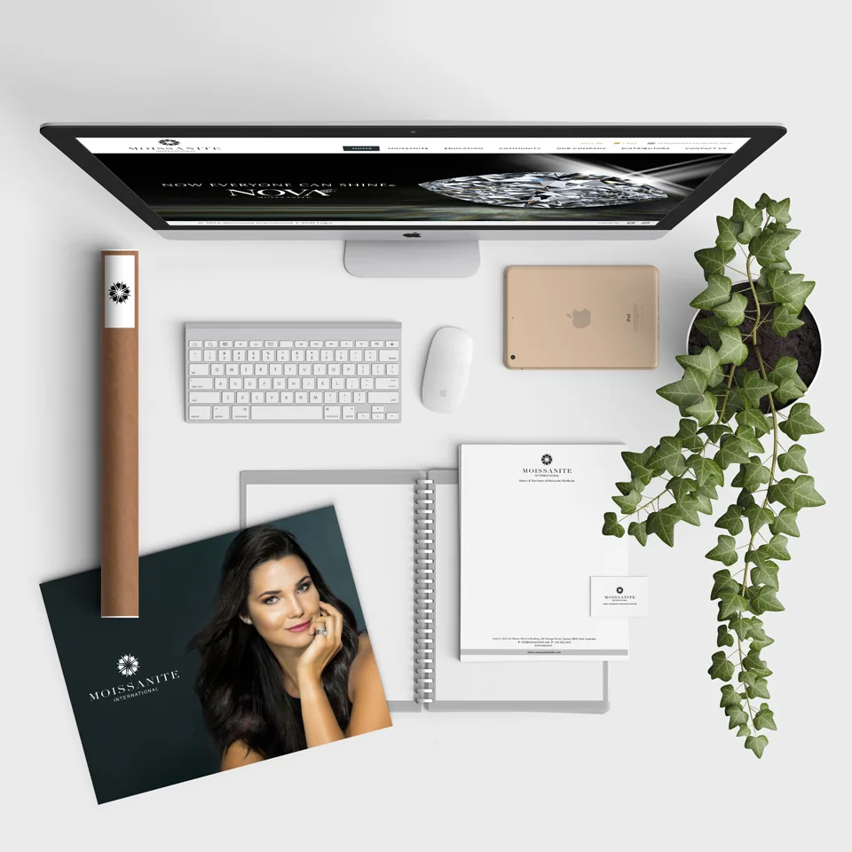 MI_insta_desk.jpg