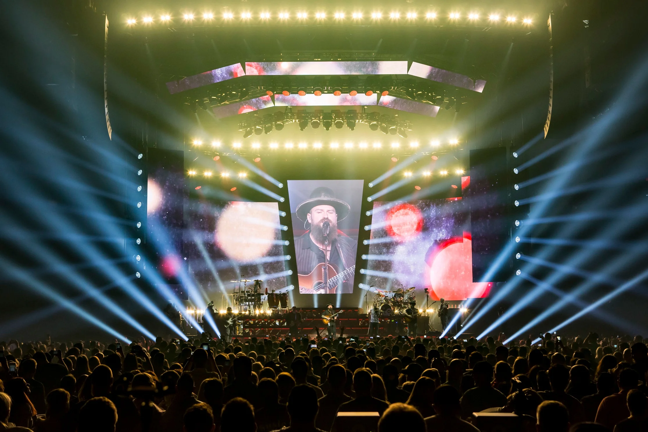 ZAC BROWN BAND . WELCOME HOME TOUR