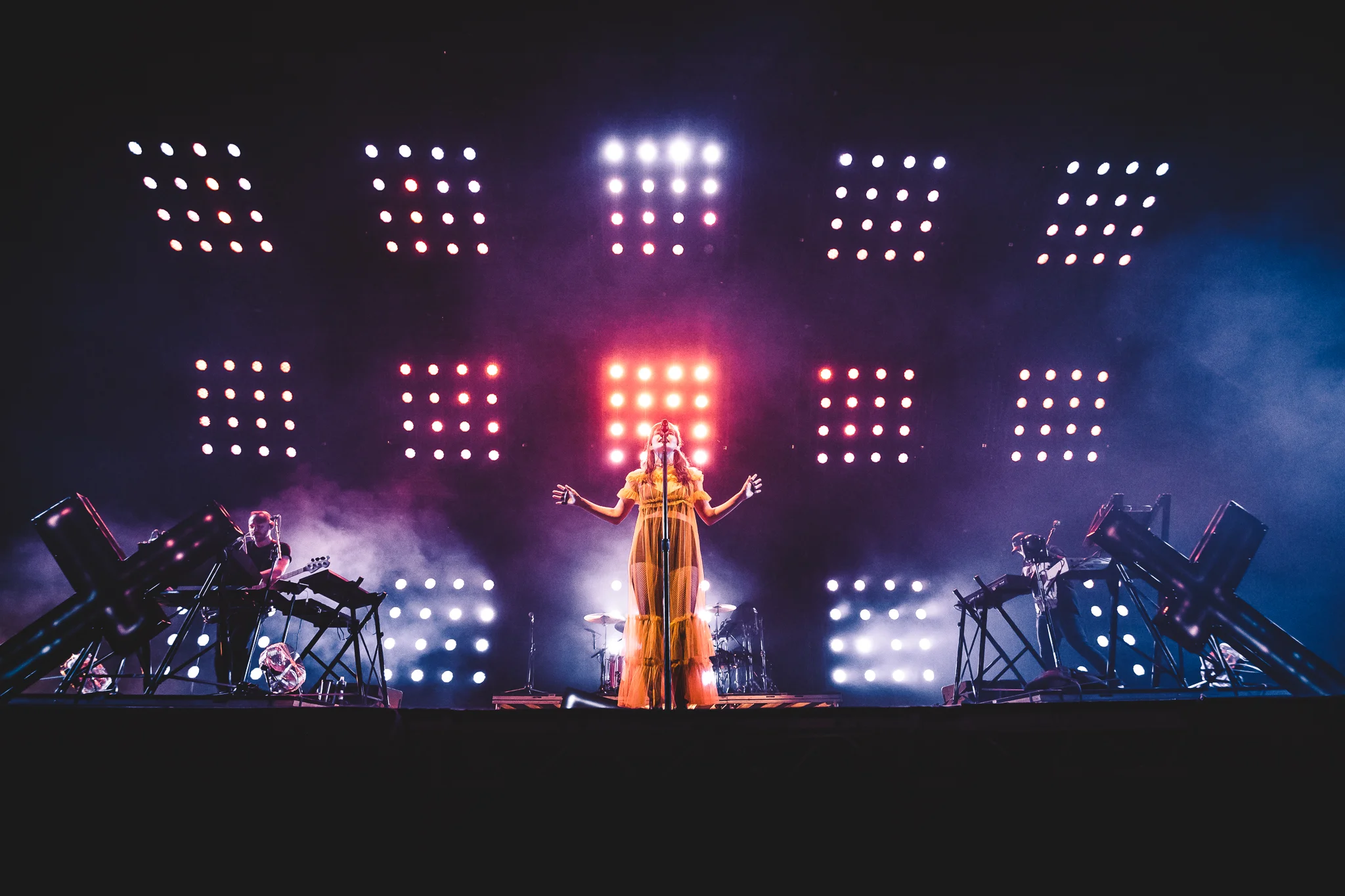CHVRCHES . LOVE IS DEAD . ALEXANDRA PALACE