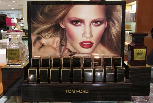 Tom-Ford-lipstick-display.jpg