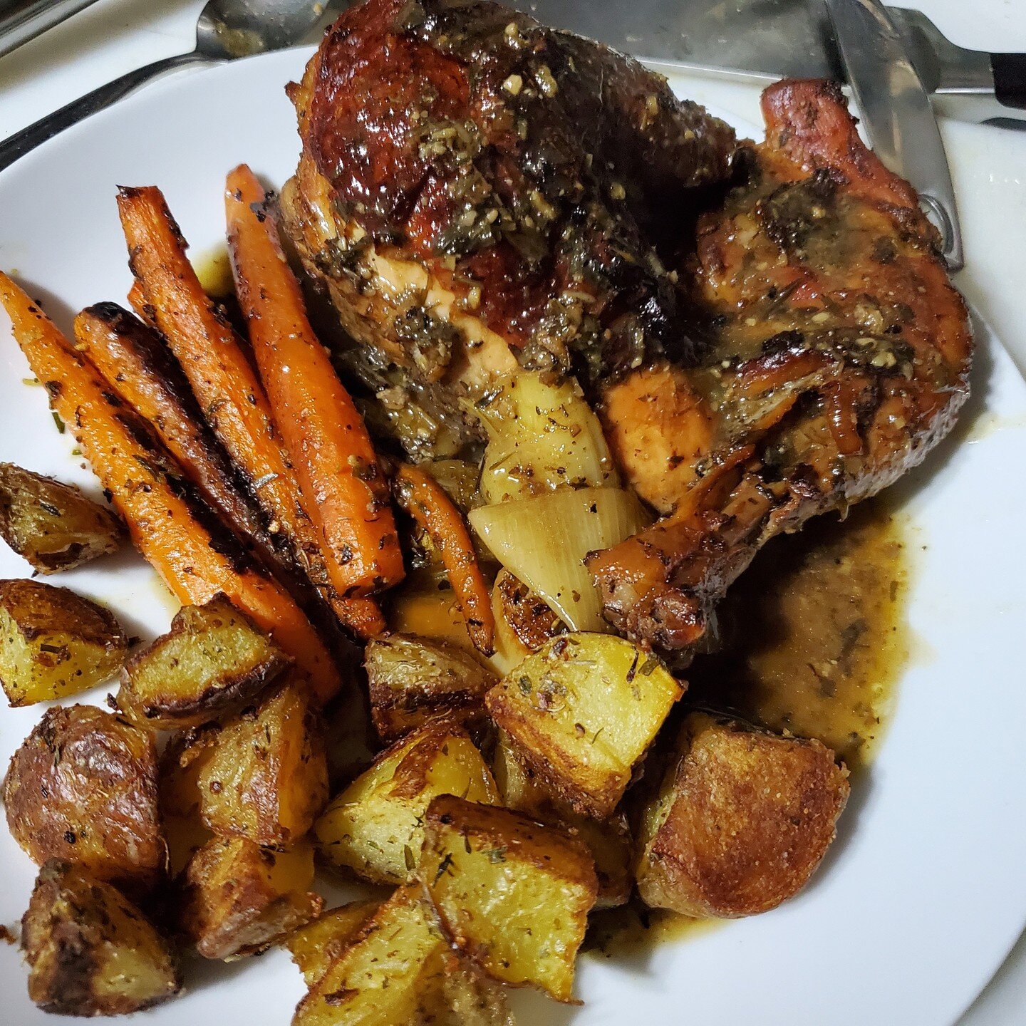 Roasted Chicken and white wine gravy, roasted carrots and potato's All Frenched with our South of France blend! Still time to get it before Christmas! Check our bio for a link to our website.