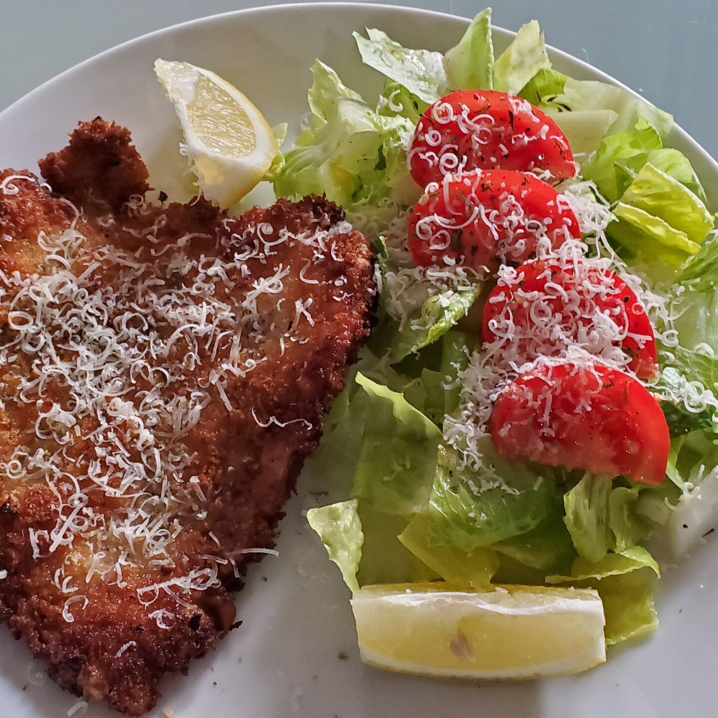 Backyard Blend Milanese?
Pounded flat pork chop or chicken breast, dusted in flower, dipped in egg bath, dredged in panko Backyard Blend mix. Just lemon and Backyard Blend and olive oil on the salad!