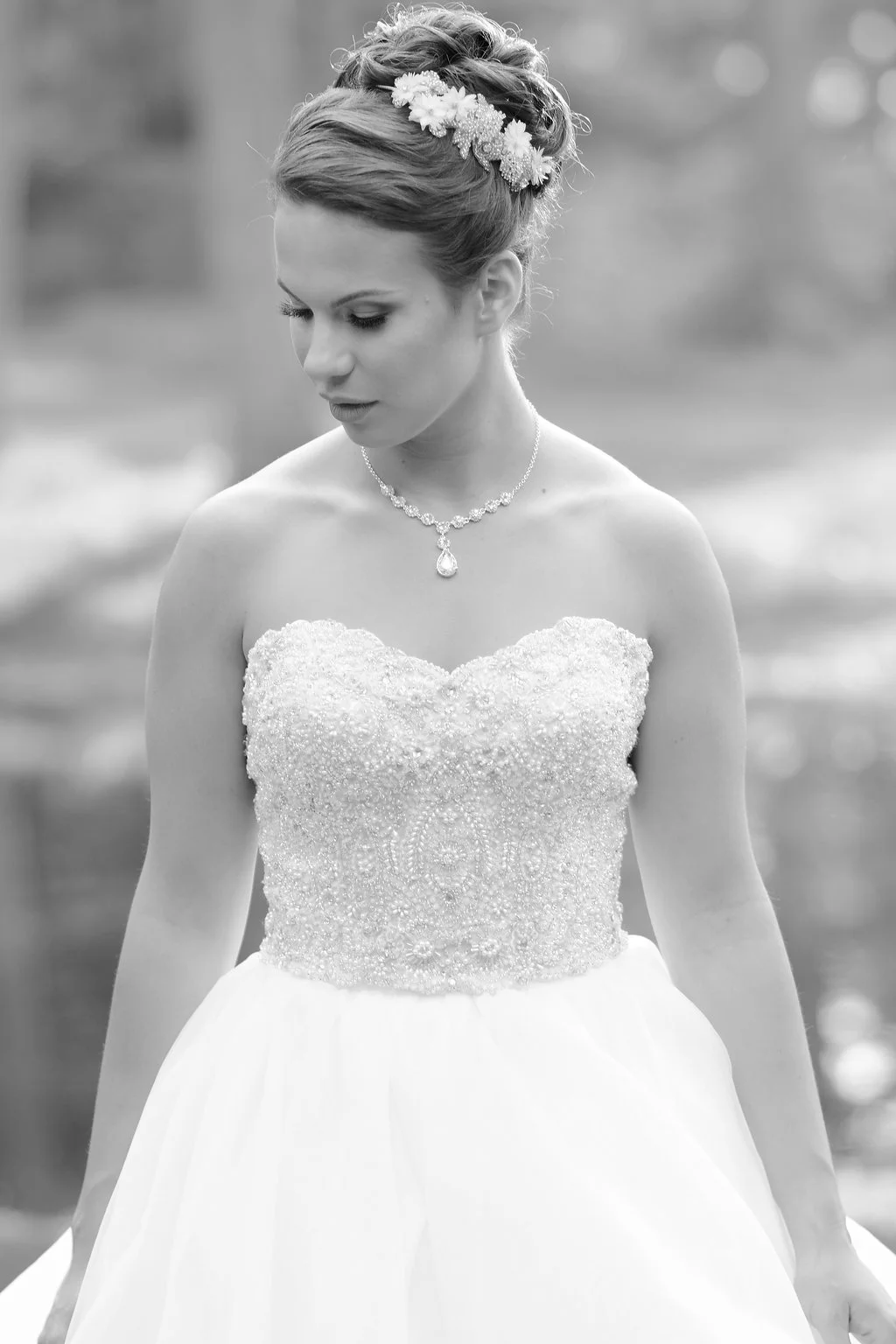 It was a pleasure to meet Anna from Devorah Beauty for the first time at this shoot. She created a flawless look in our model, Sarah's makeup. Liz from Hairstream Beauty swept up her hair in a romantic up-do.