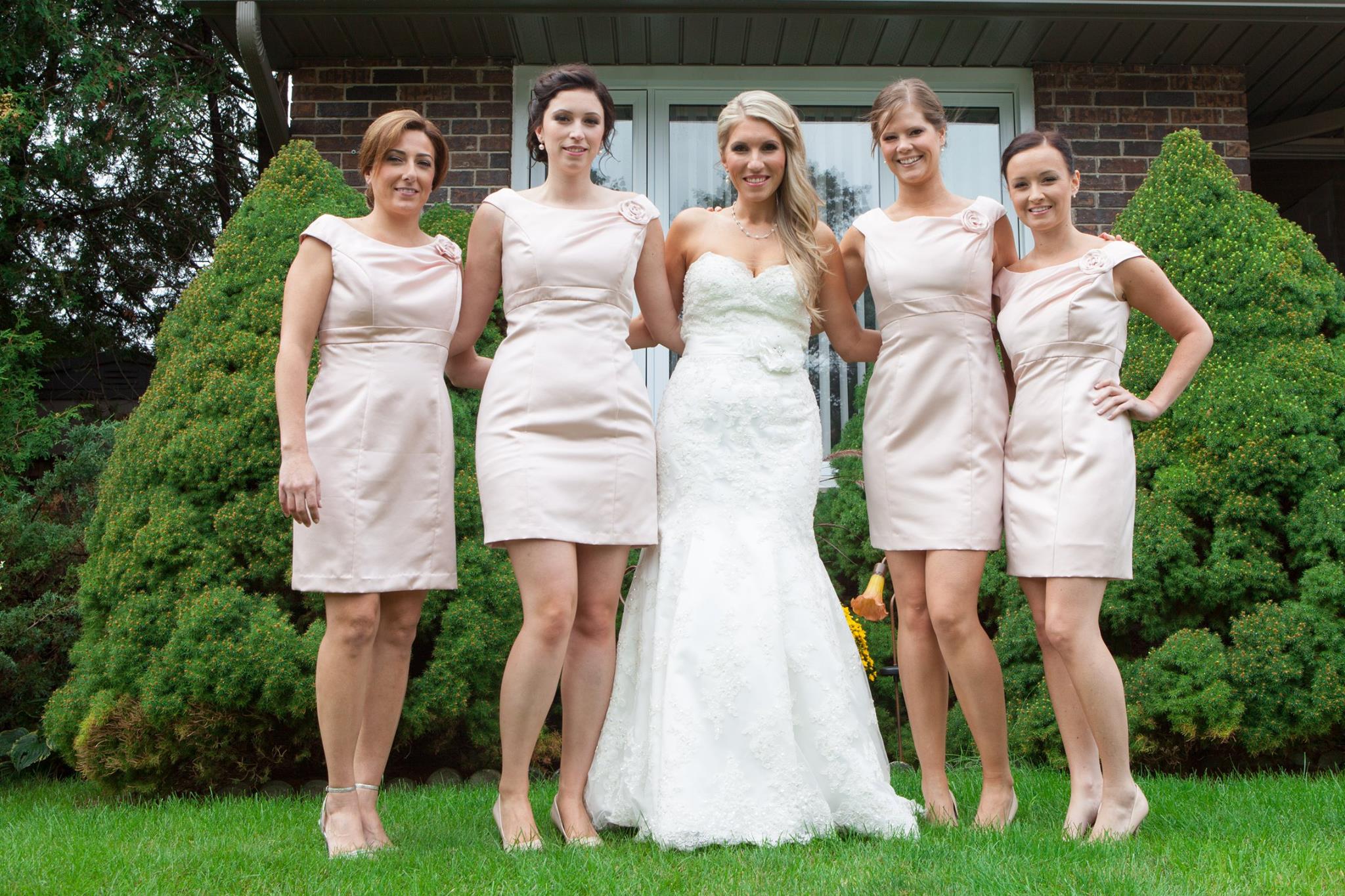 Real bride of OUTW - Laura & her maids!