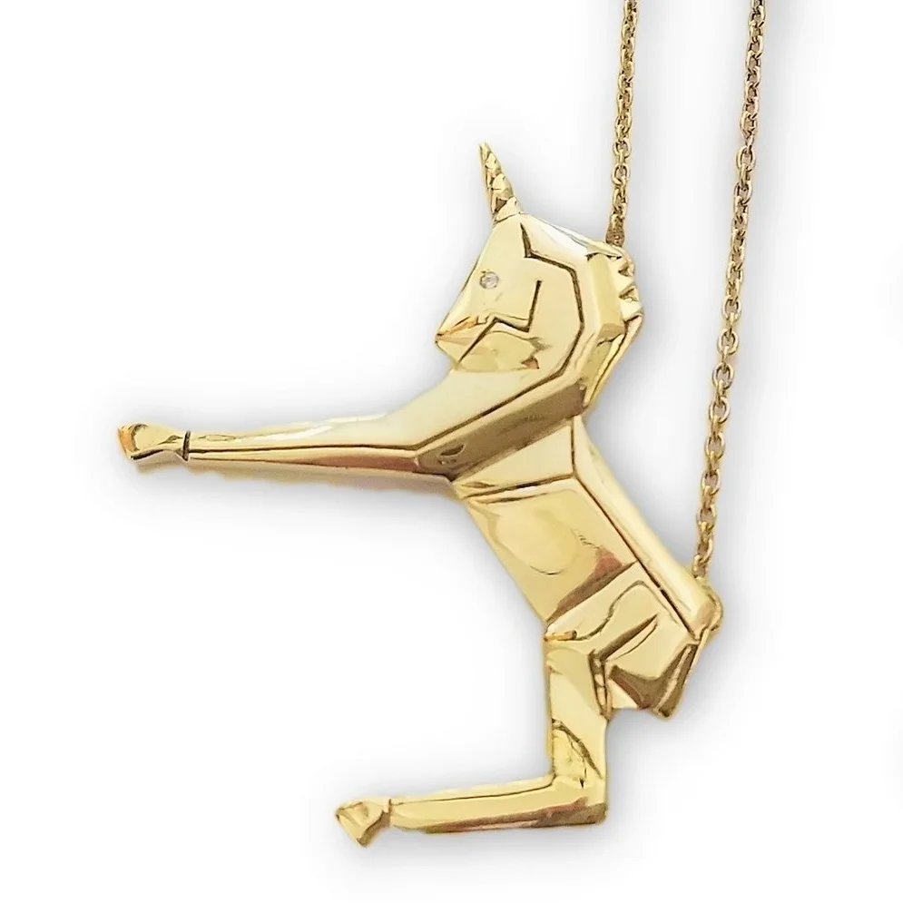 gold unicorn magix necklace