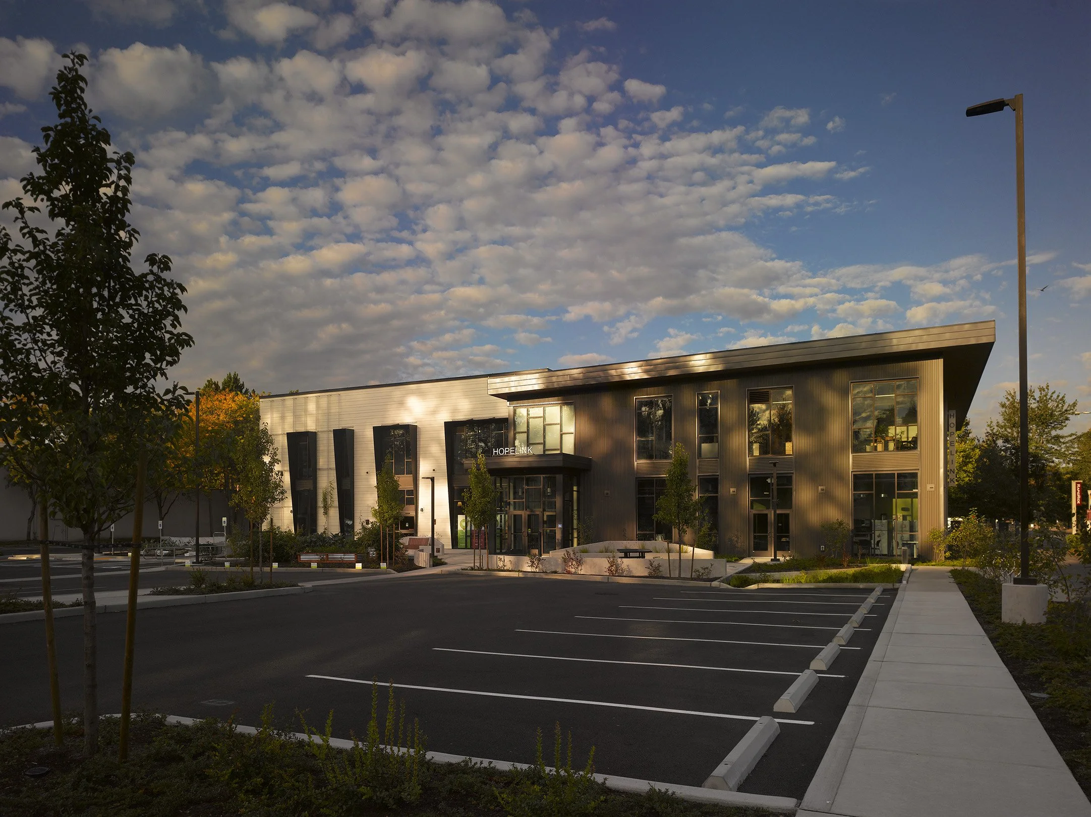 Hopelink Redmond — third place design co-operative