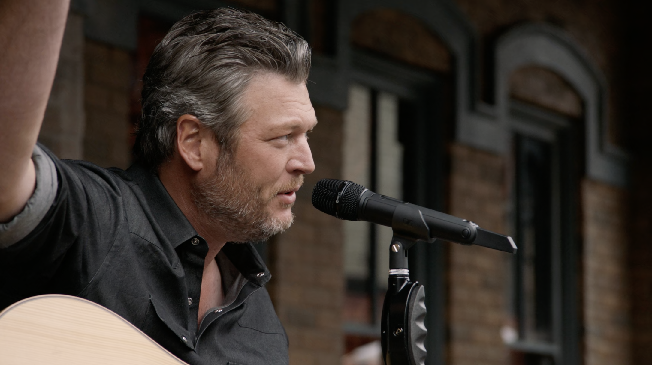 Blake Shelton: Backyard BBQ