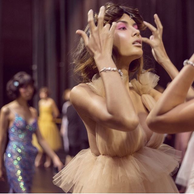 Backstage at #nyfw for @designerhelen // model @hanasha.ch // lead MUA @aerieldandrea // hair by @hairbywadelee // @verbproducts @nyxcosmetics
.
.
.
. .
.
 #fashion #ss19 #nyfw2018 #designerhelen #fashionphotography #nycmodels #instagood #fashionable