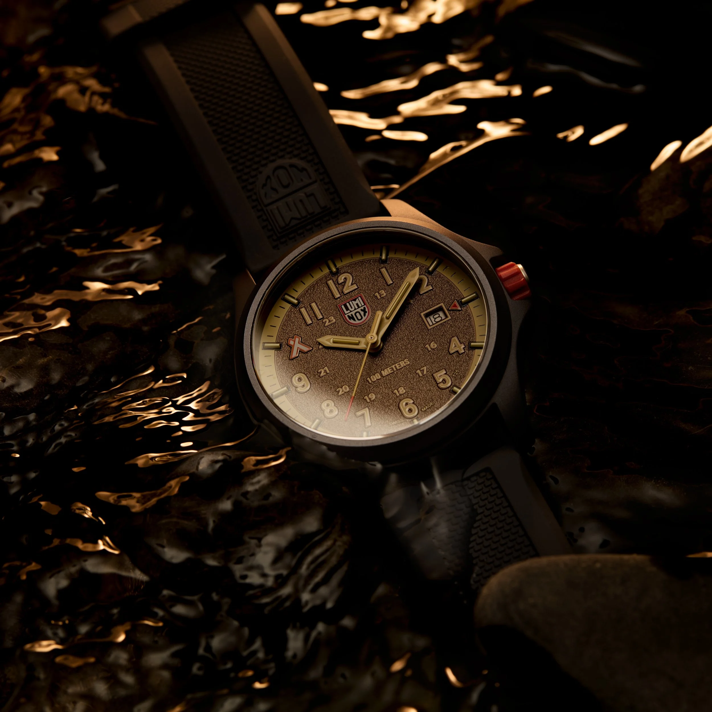 Luminox