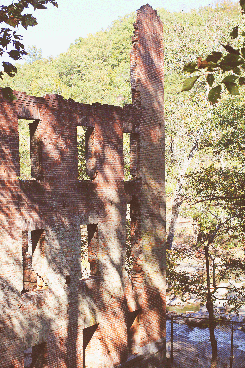 jotorrijos-jo-torrijos-asimplerdesign-a-simpler-design-hunger-games-mockingjay-sweetwater-creek-mill-set-1.jpg