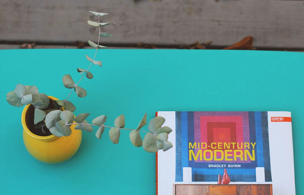 asimplerdesign-a-simpler-design-jotorrijos-jo-torrijos-annie-sloan-chalk-paint-florence-mid-century-table-1.jpg