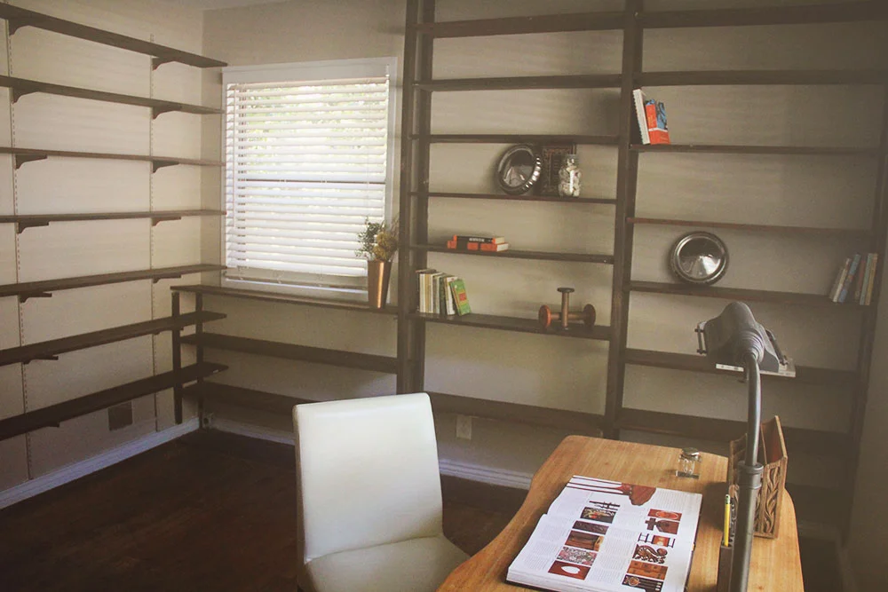 asimplerdesign-a-simpler-design-jotorrijos-jo-torrijos-home-staging-office-mid-century-desk-1.jpg