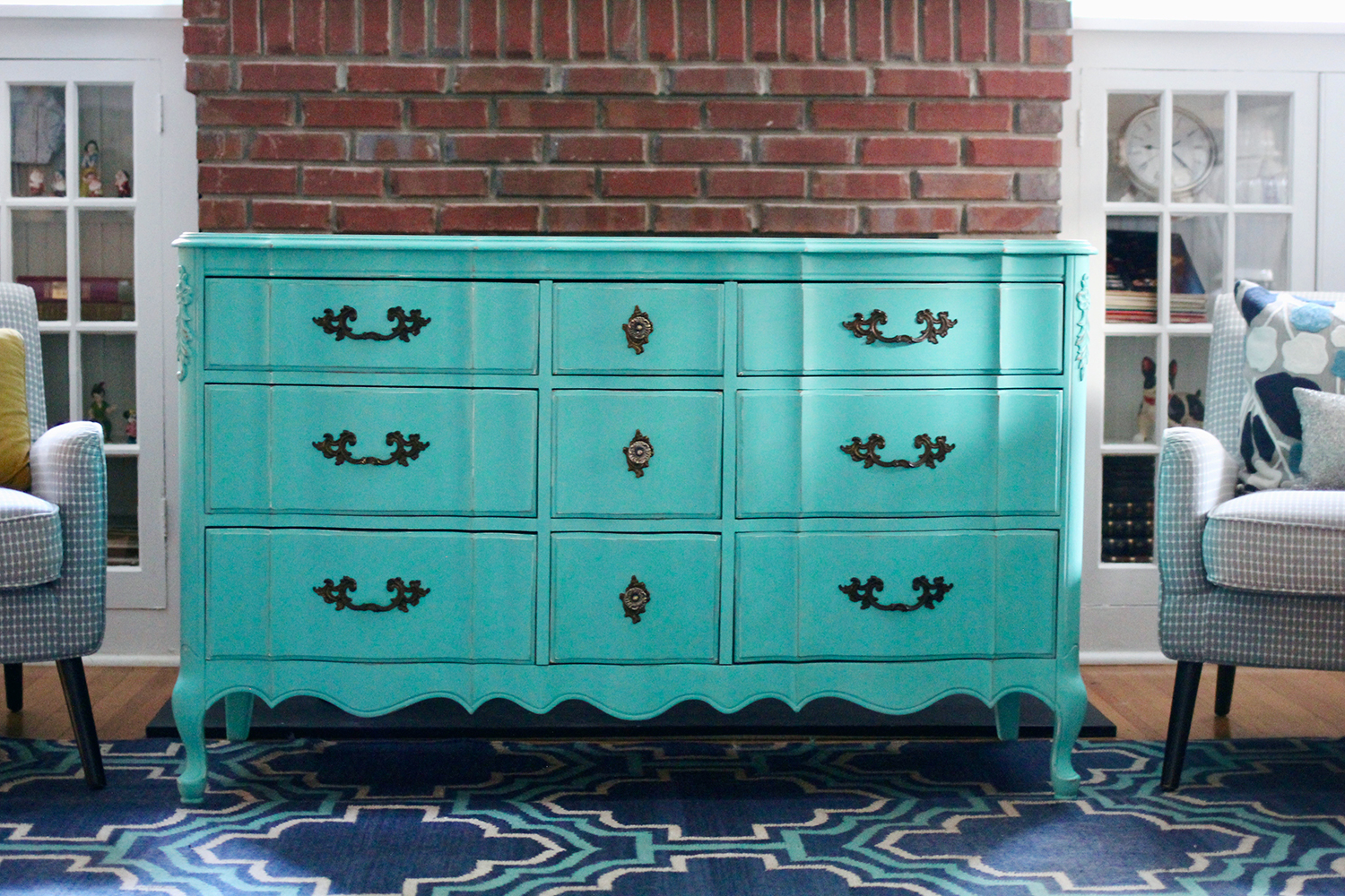 Before And After Distressed White Dresser To A Bright Turquoise