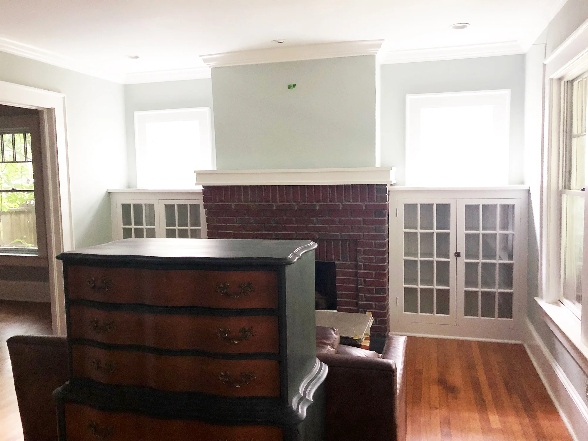 jo-torrijos-a-simpler-design-home-staging-tips-whole-house-paint-first-floor-before-19.jpg