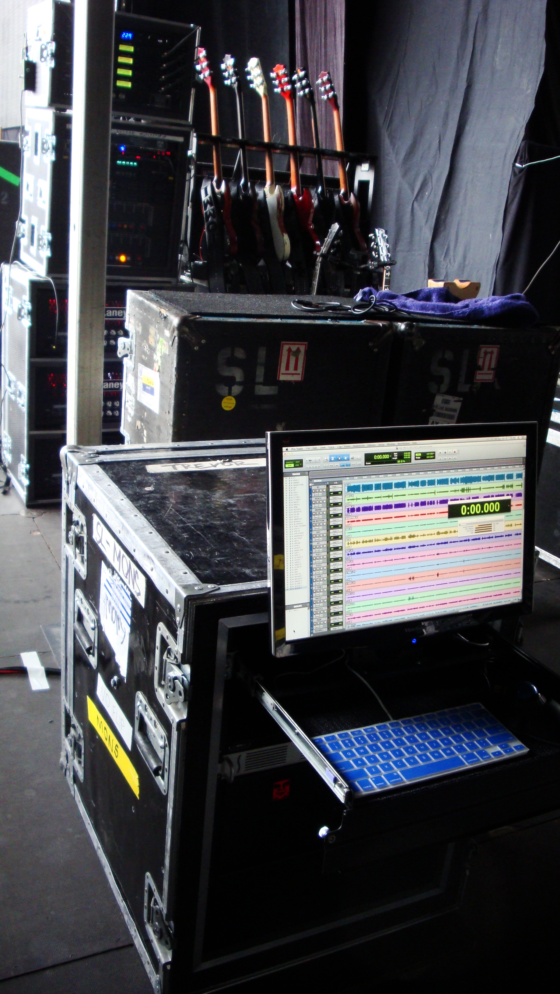 xMacMiniServer Black Sabbath