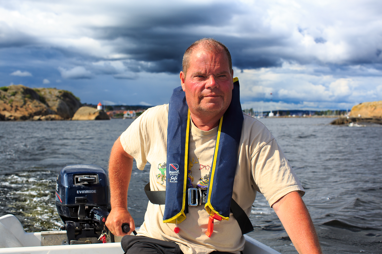 One of the famous men in Stavern can take you out to the lighthouse. Arrange your own boat tour by calling: +47 91 14 68 14 or +47 911 23 222