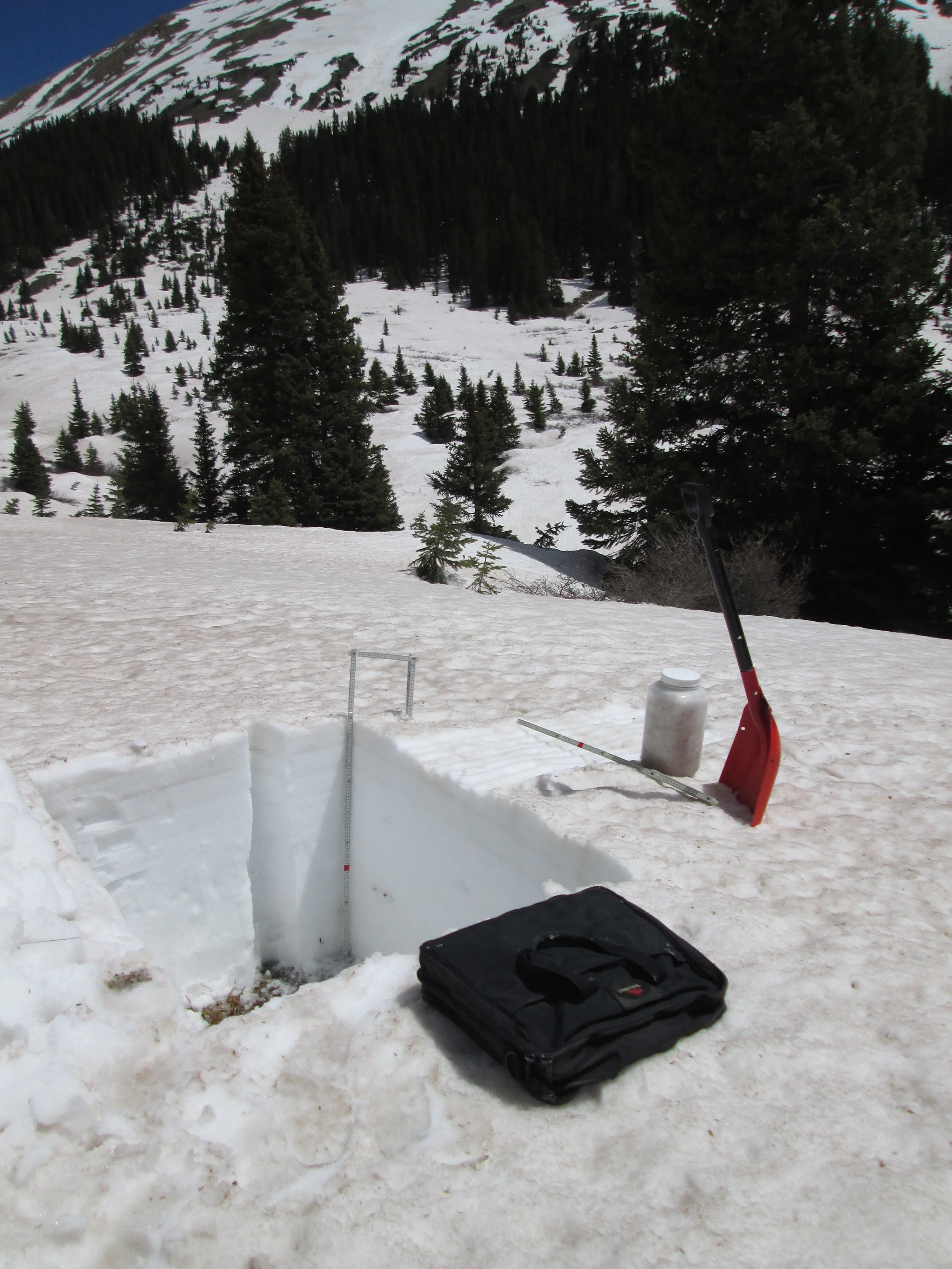 Some 32” of “very wet” snow remained at the CODOS snow profile site; the nearby Grizzly Peak Snotel was reporting just 21” at the time. Merged dust layers at the snowpack surface were extensively reducing snow albedo in the Loveland Pass locale, with only small remnants of the clean Memorial Day weekend snowfall remaining. An ‘all layers merged’ sample was collected. 
