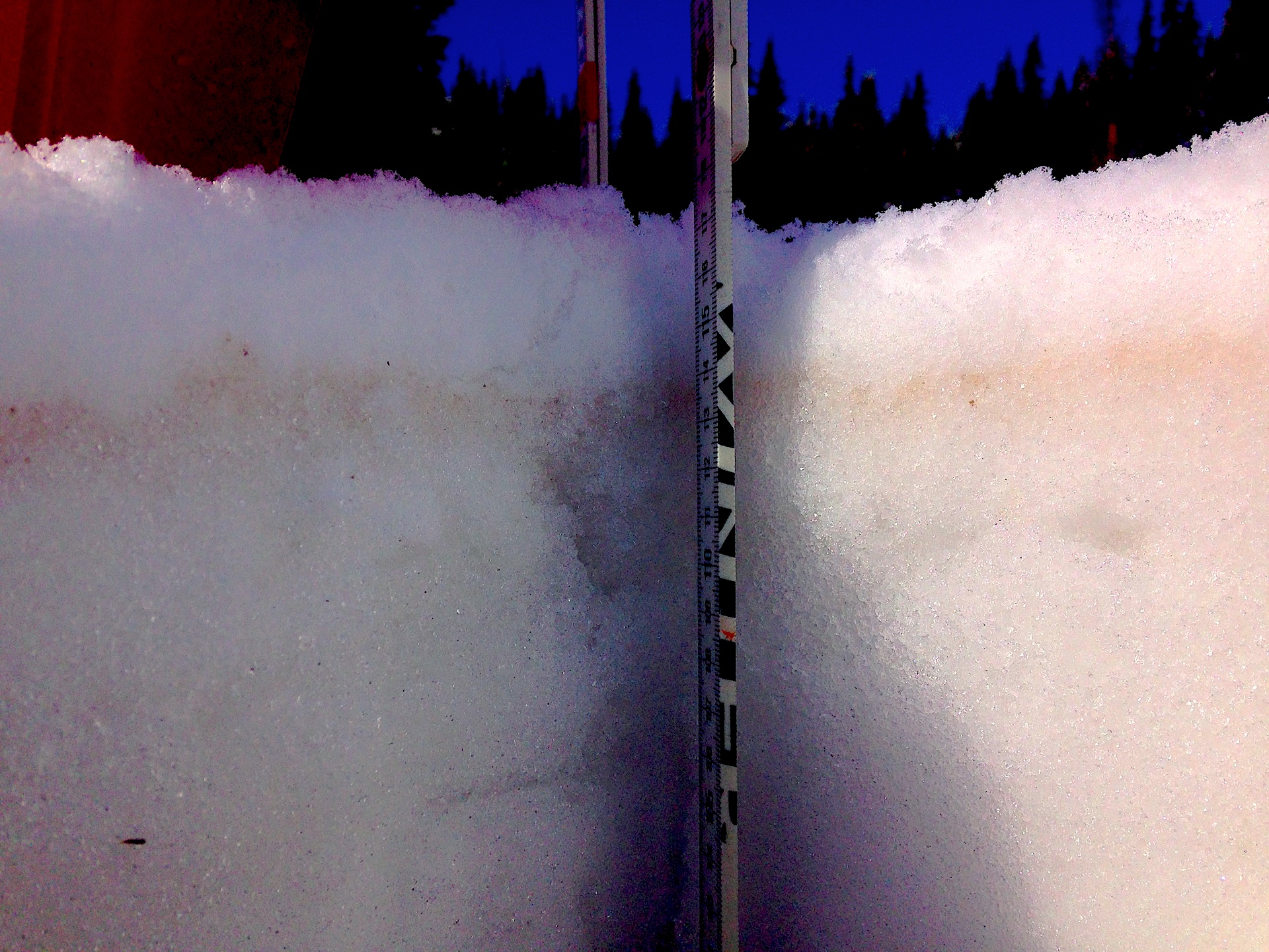 May 26 at SASP. D1-D4 will be once again exposed on snow surface today. Albedo at SASP for this past week suggests the dust was exposed for a couple days prior to last night's light precipitation.