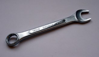 s_wrench2.jpg