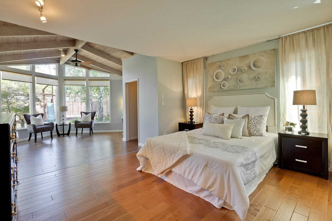 Master Bedroom 1_mls.jpg
