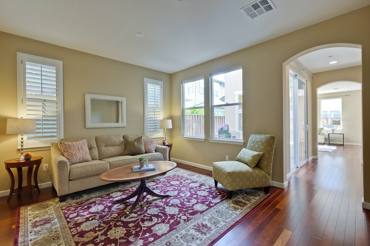 Living Room 2_mls.jpg