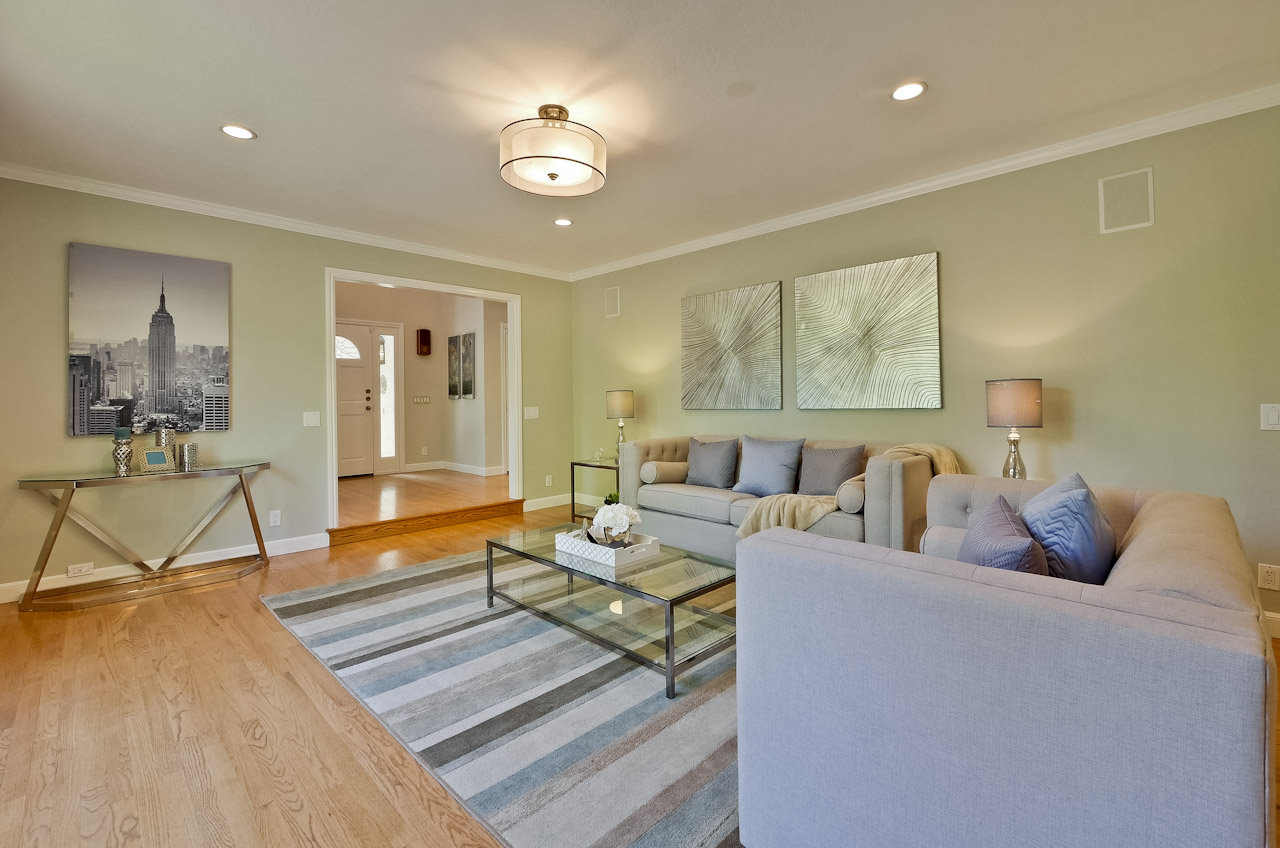 Living Room 3_mls.jpg