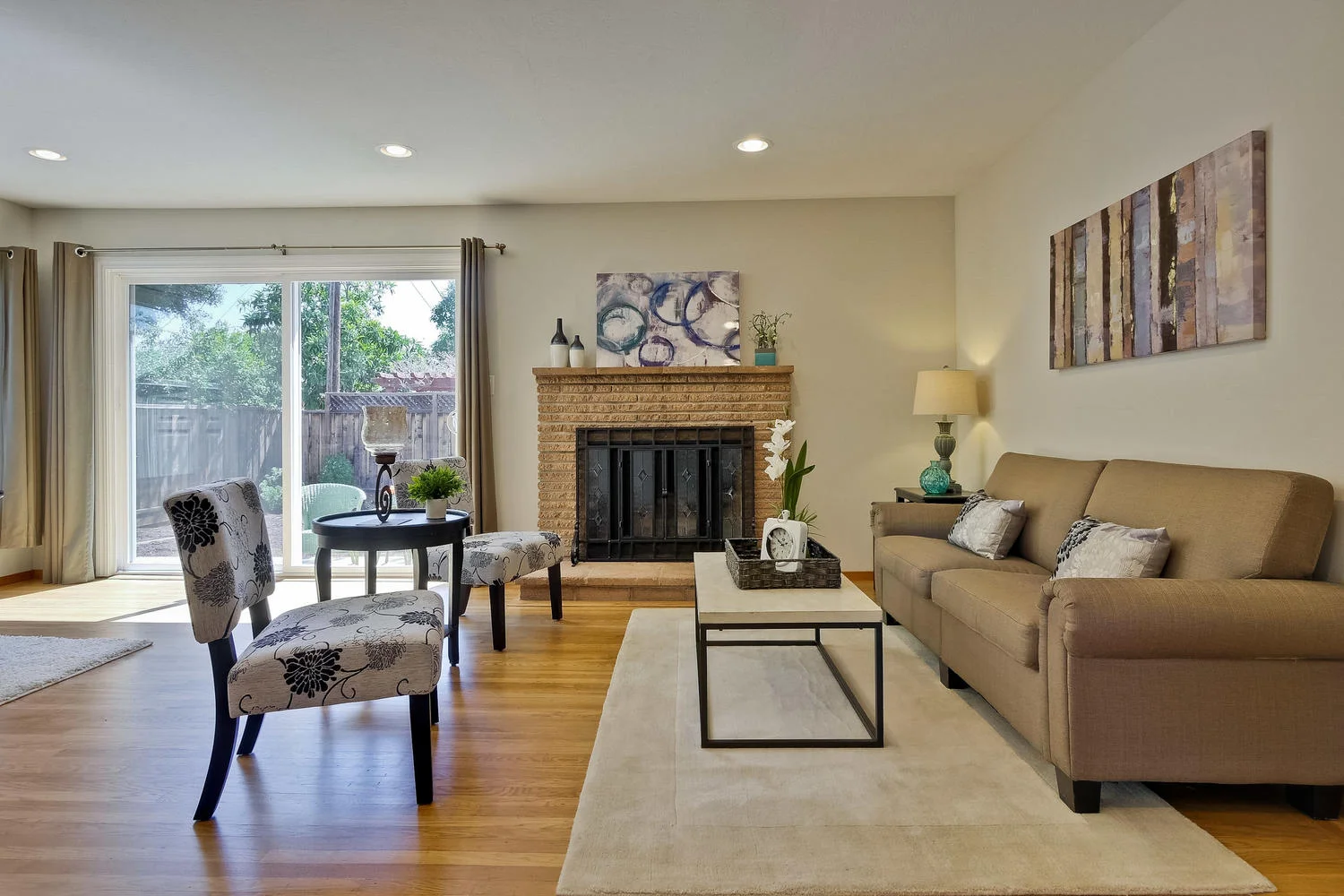 1435 Miramonte Avenue Mountain-large-006-19-Living Room-1500x1000-72dpi.jpg