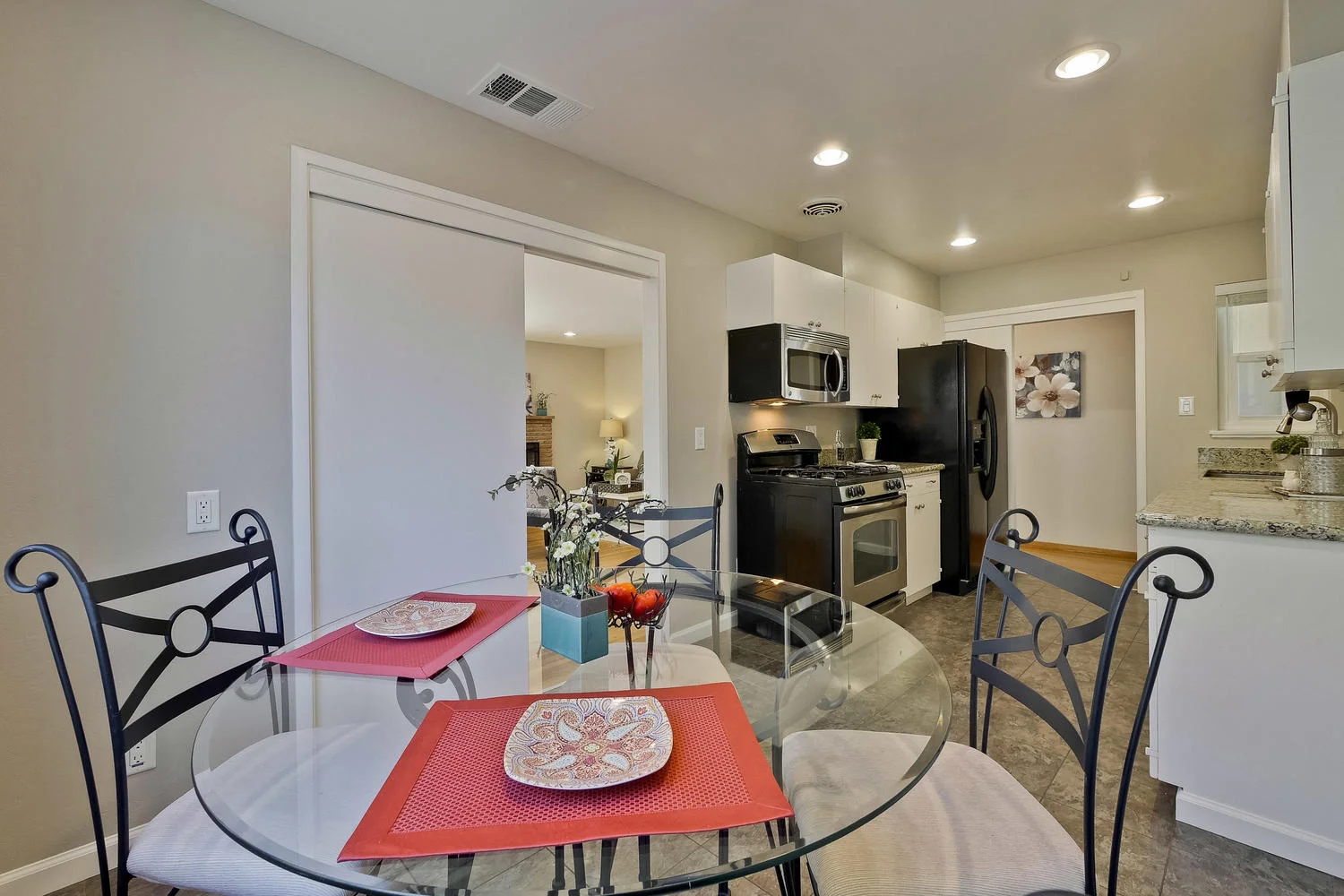 1435 Miramonte Avenue Mountain-large-017-28-Kitchen-1500x1000-72dpi.jpg
