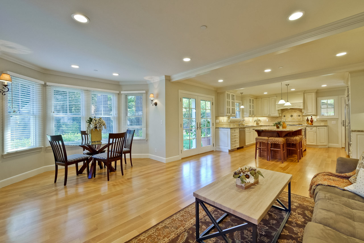 Family Room 4_mls.jpg