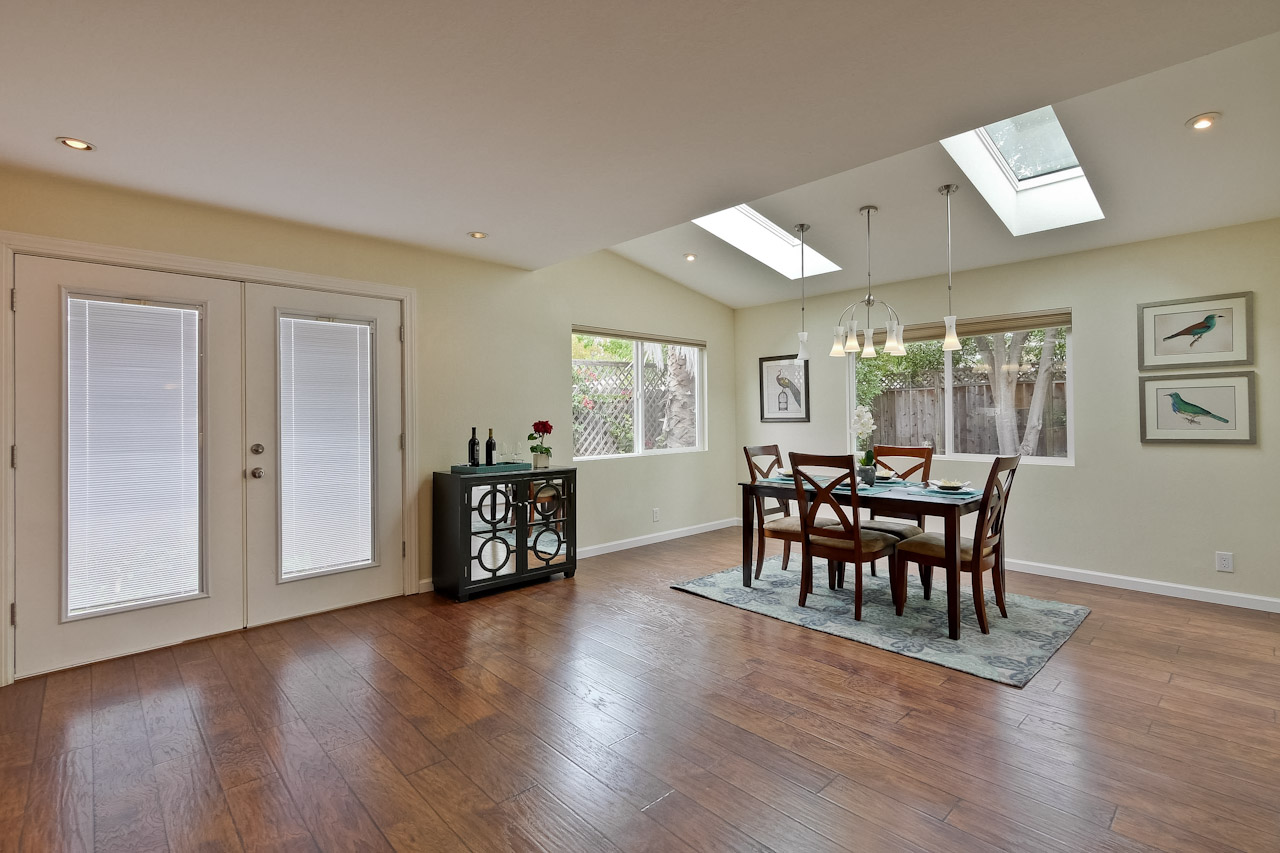 Dining Room 5_mls.jpg