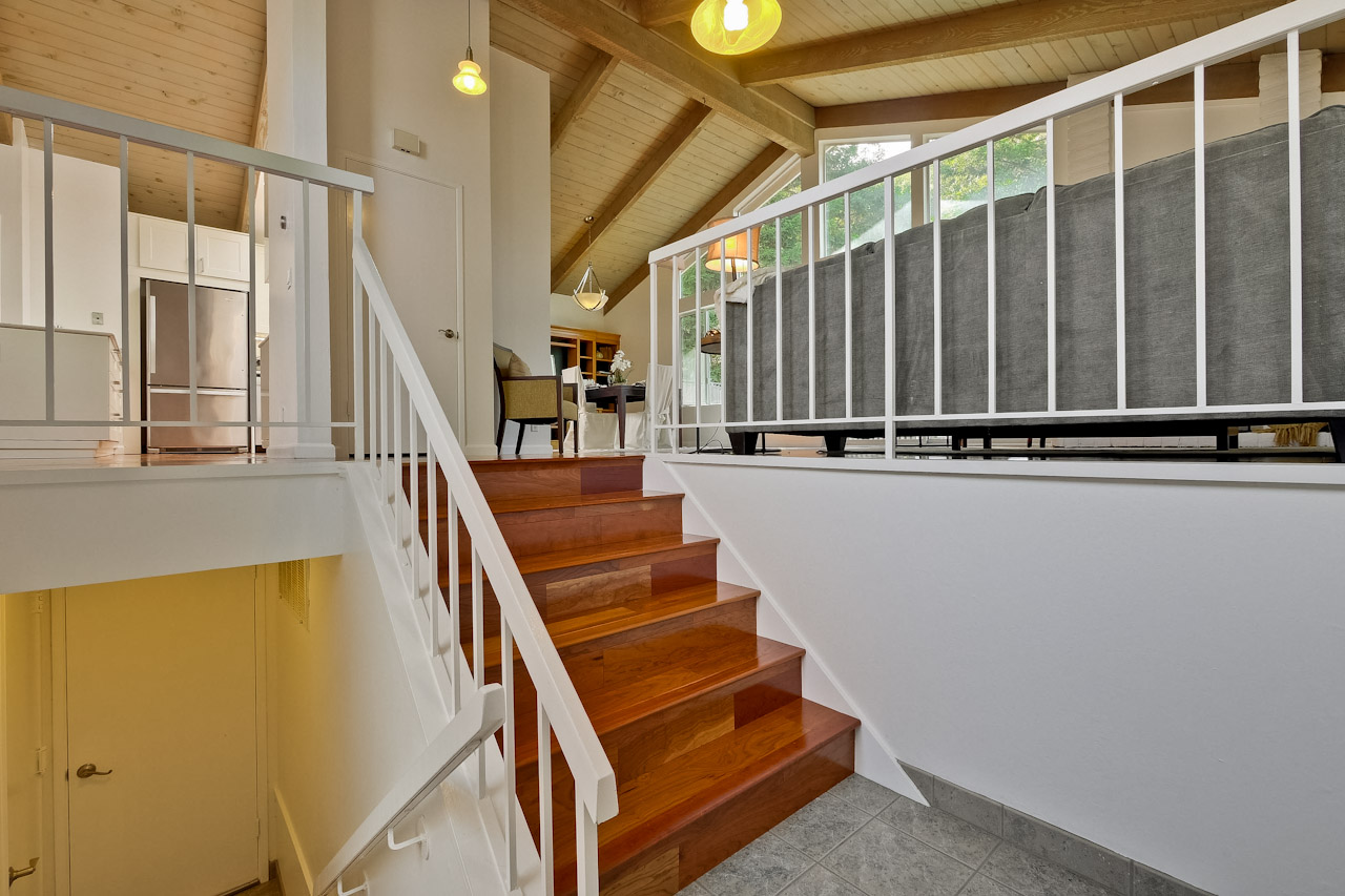 Entrance 1_mls.jpg