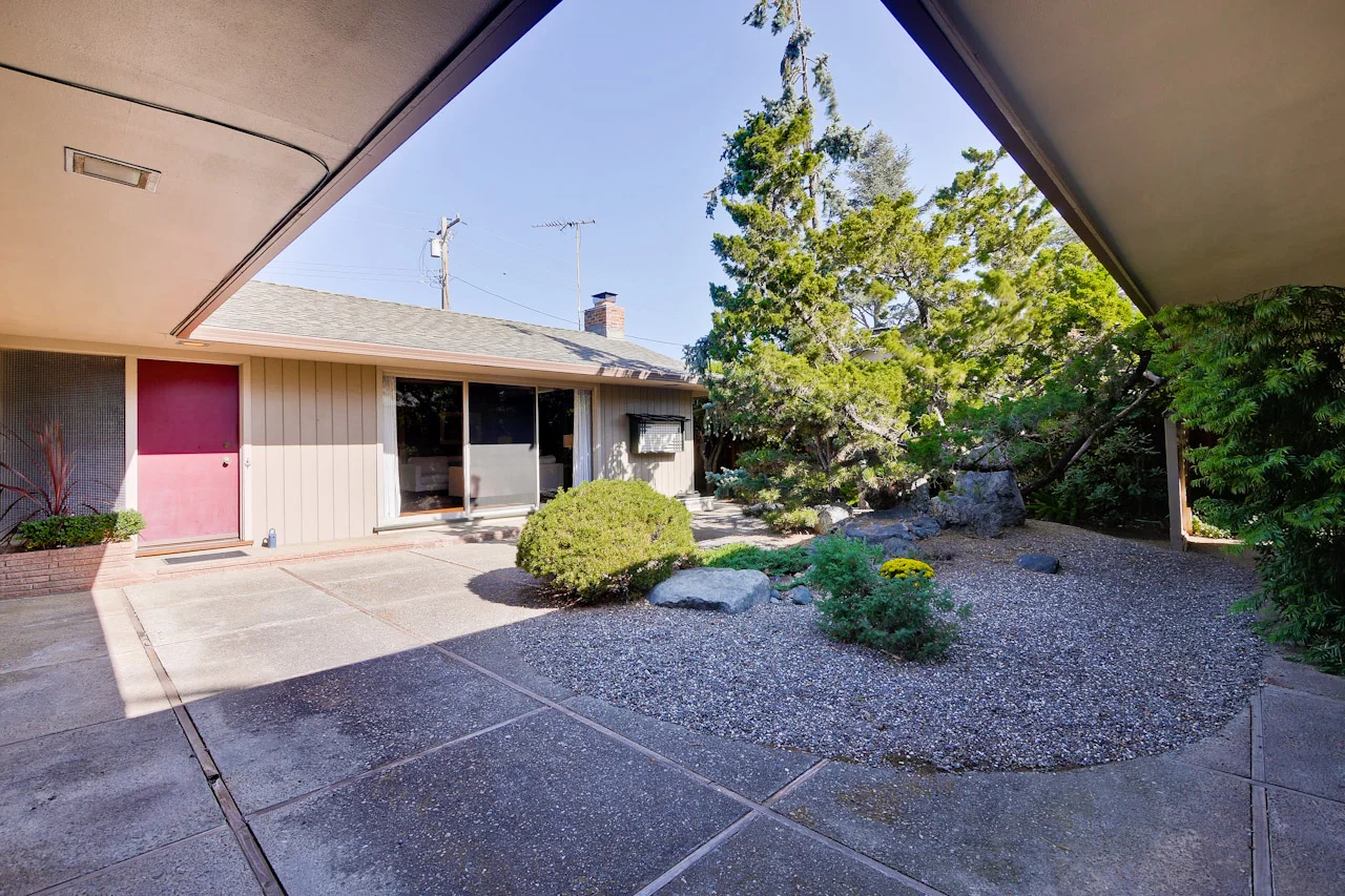 Fron Patio 2_mls.jpg