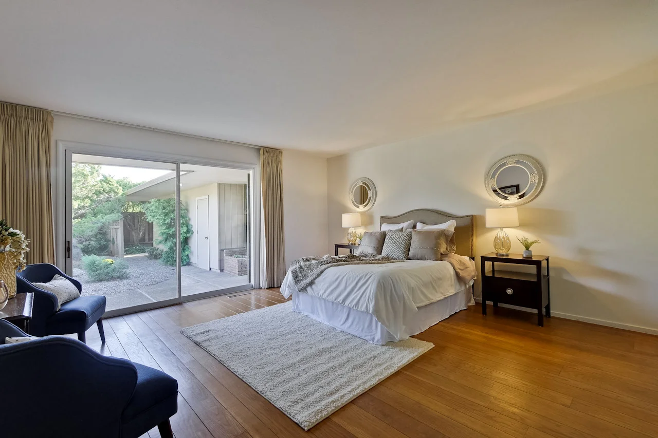 Master Bedroom 1_mls.jpg