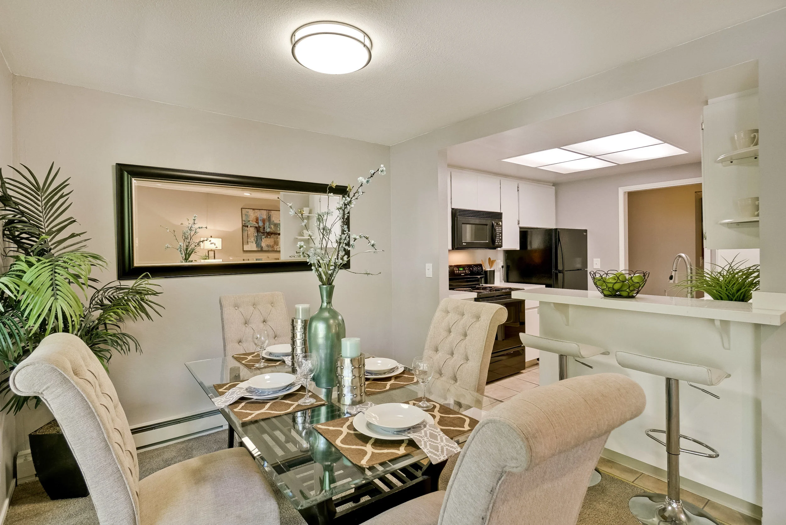 Dining Room 1.jpg