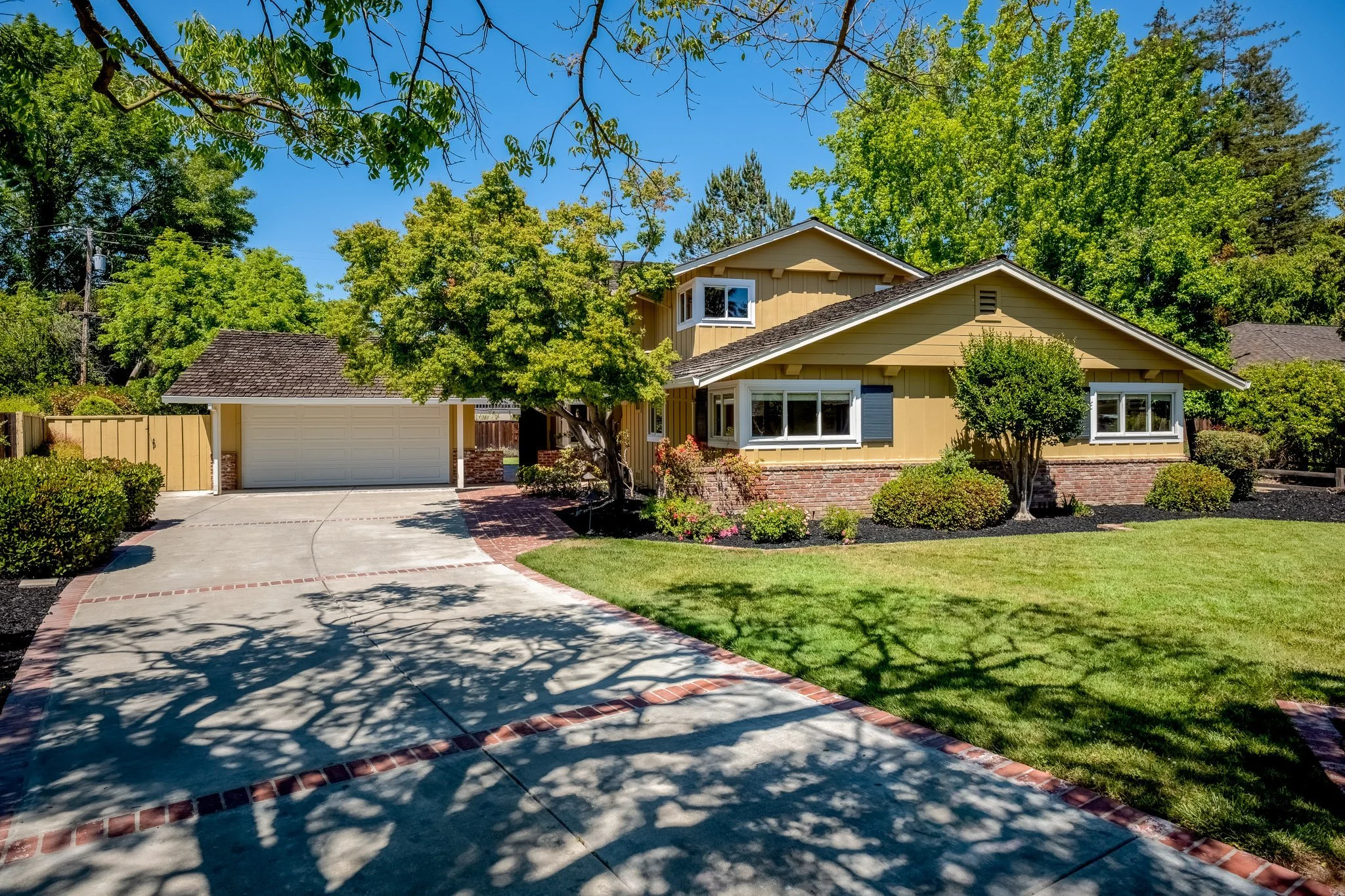 1601 Ben Roe Drive, Los Altos