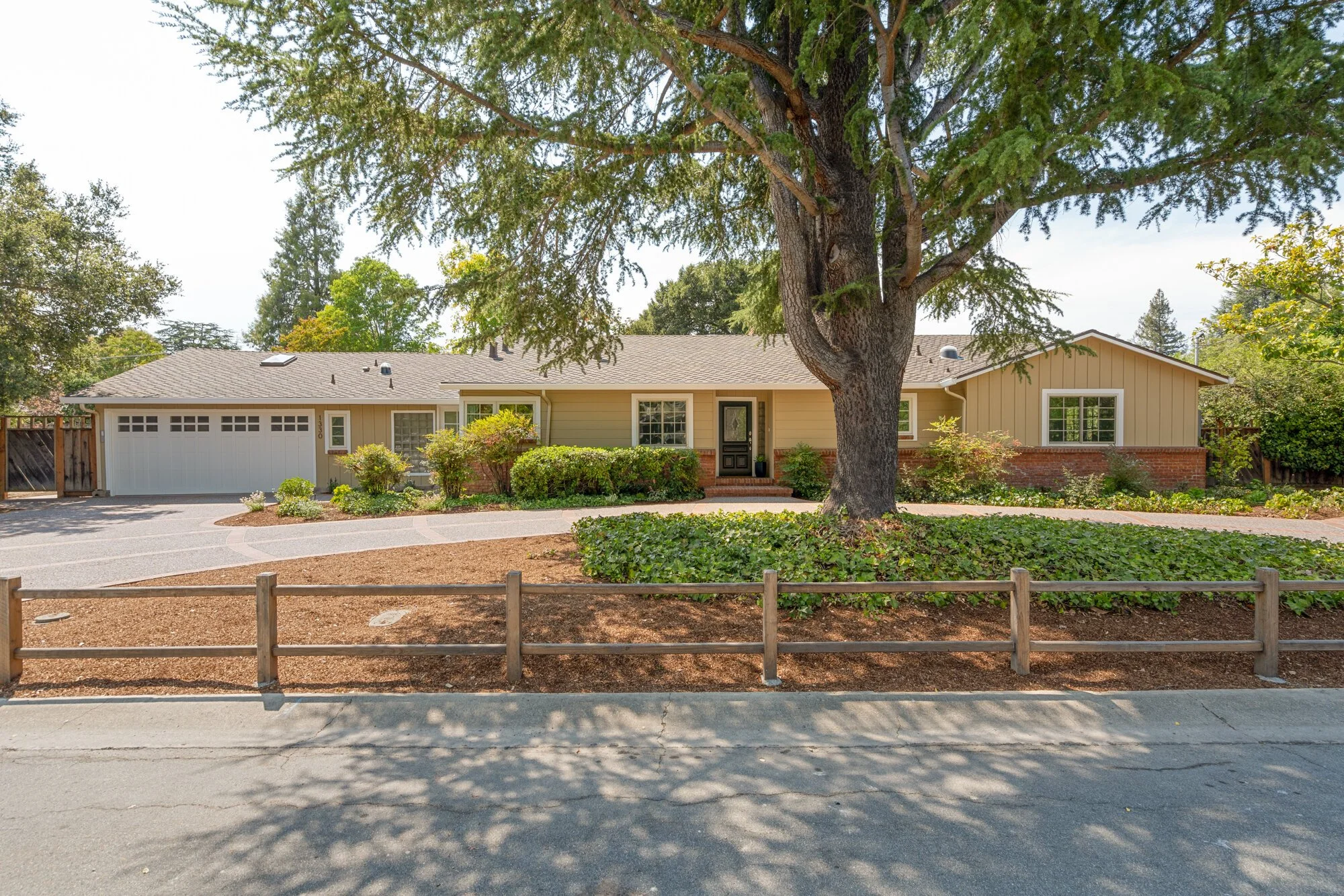 1330 Isabelle Ave, Mountain View 
