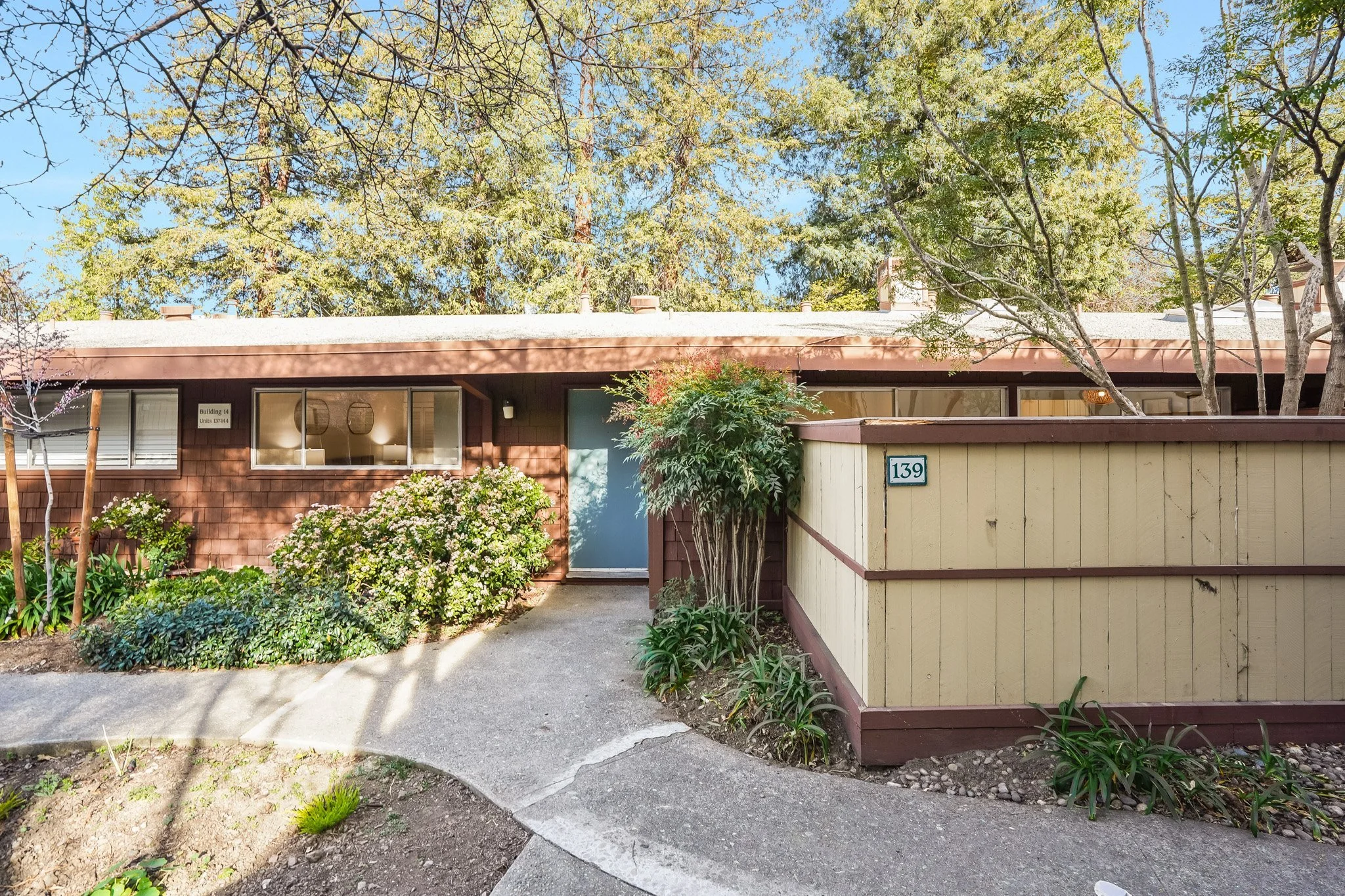 500 W. Middlefield Rd. #139, Mountain View