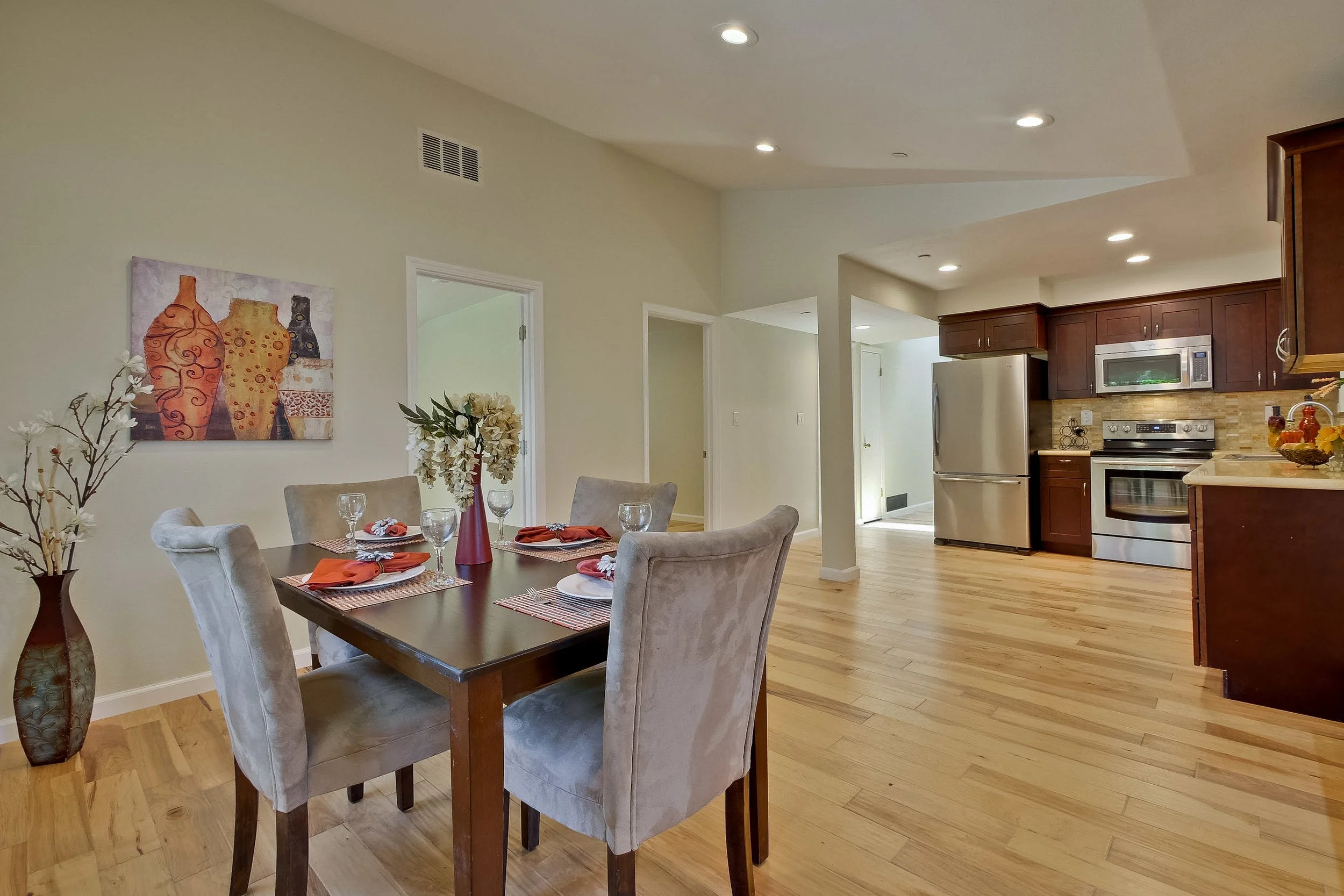 Dining Room      3.jpg