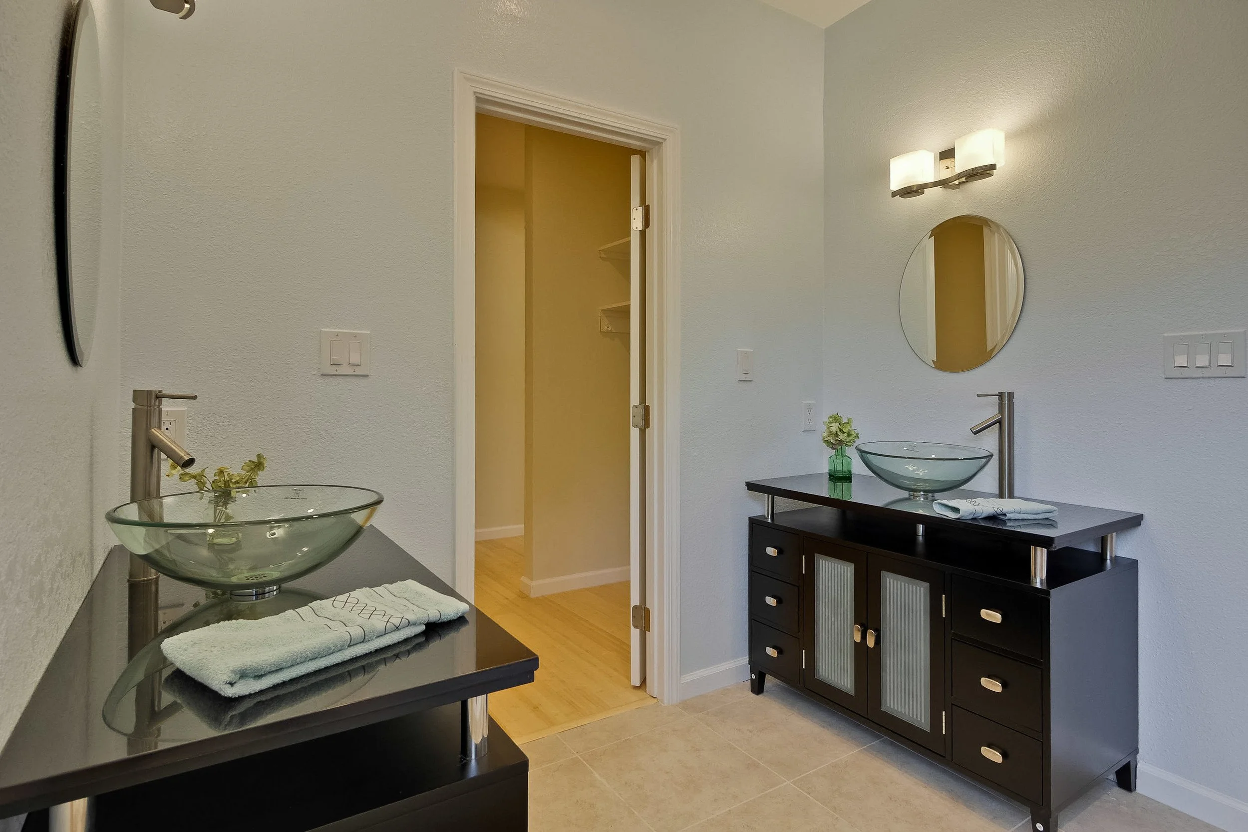 Master Bathroom      2.jpg