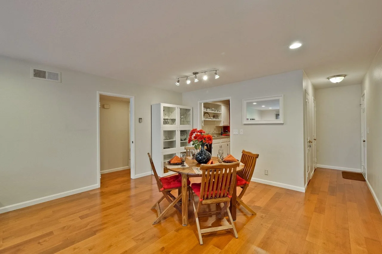 Dining Room      2_mls.jpg