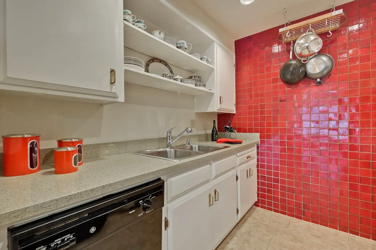 Kitchen      2_mls.jpg