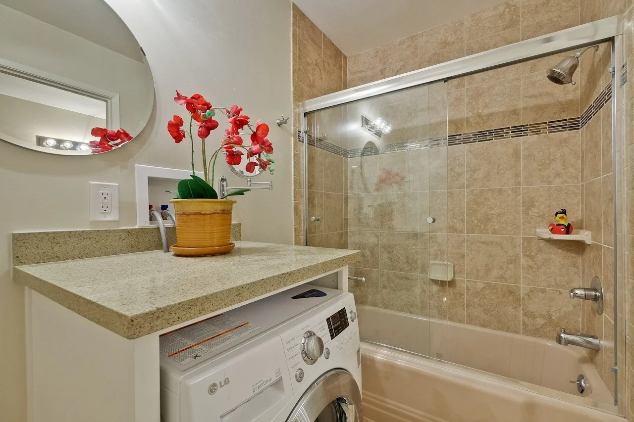 Bathroom      4_mls.jpg