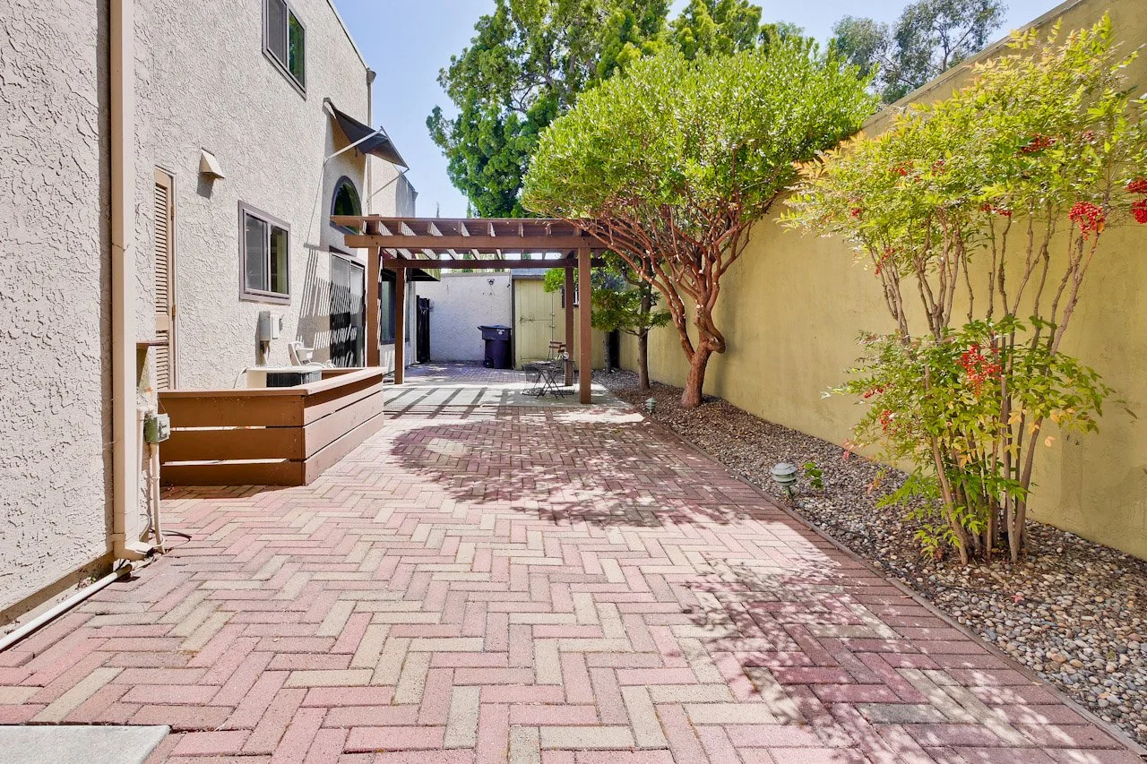 Backyard      3_mls.jpg