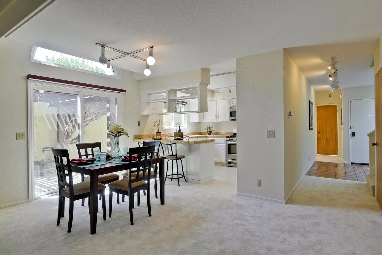 Dining Room      2_mls.jpg