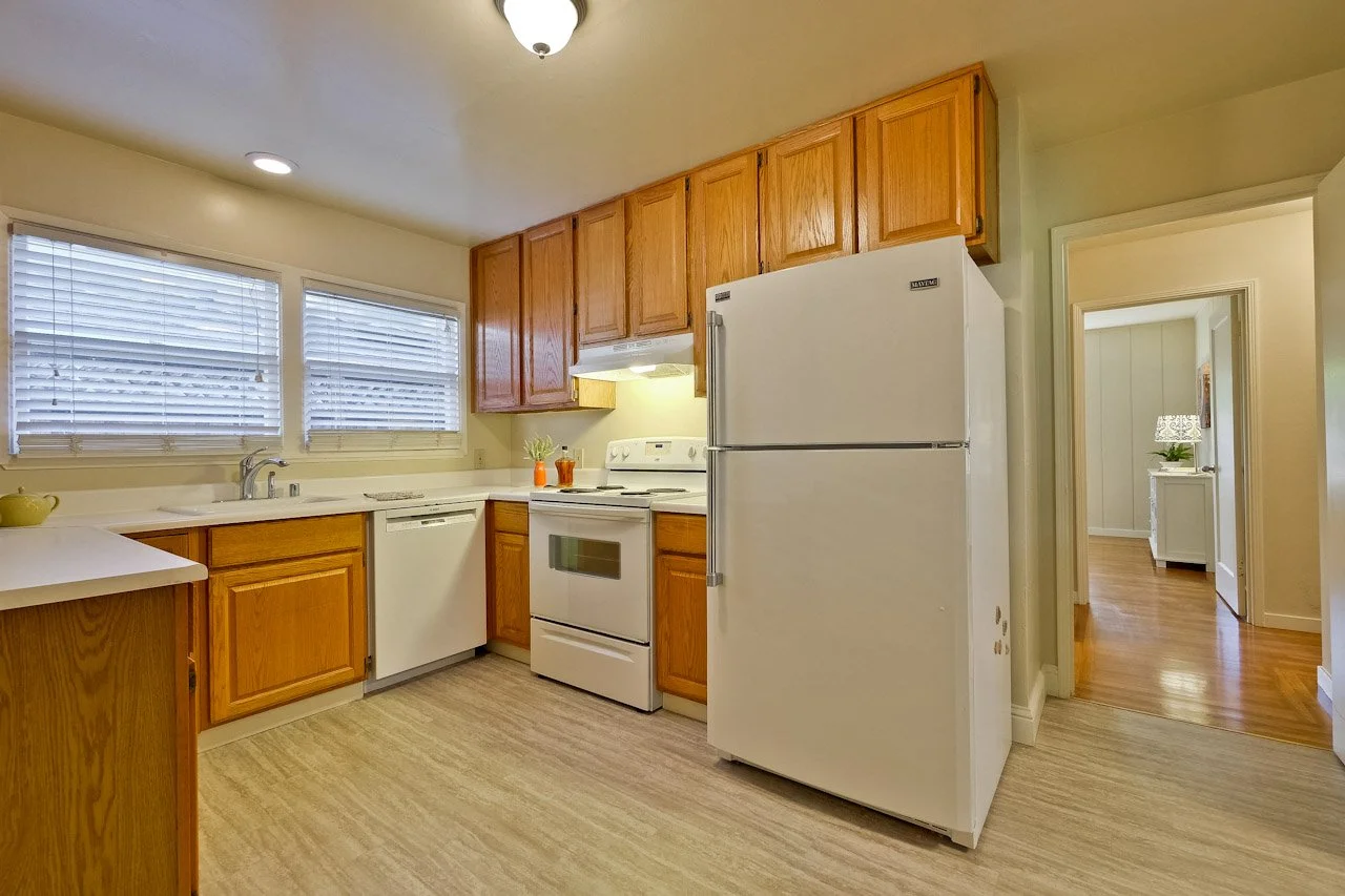 Kitchen      2_mls.jpg