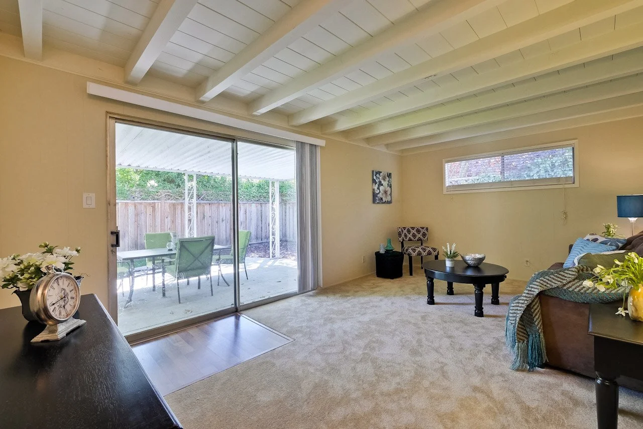 Family Room      1_mls.jpg