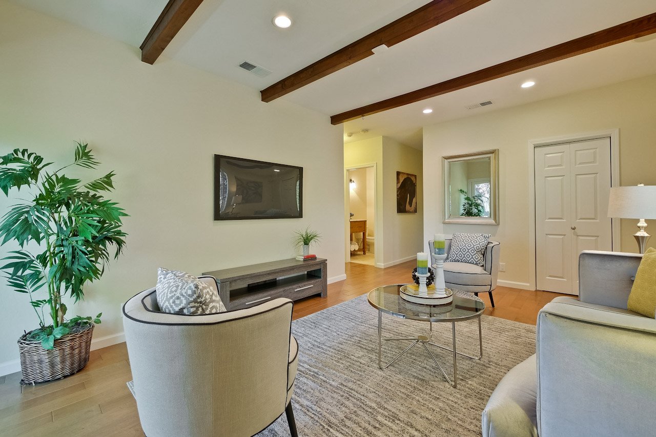 Family Room      3_mls.jpg